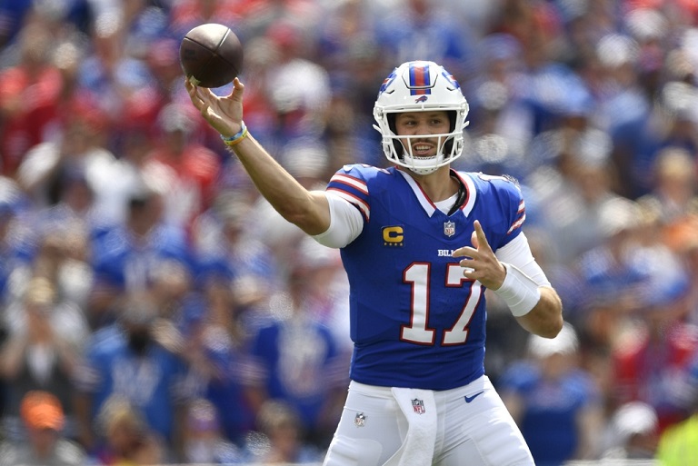 Buffalo Bills reestructuran contrato del mariscal de campo Josh Allen